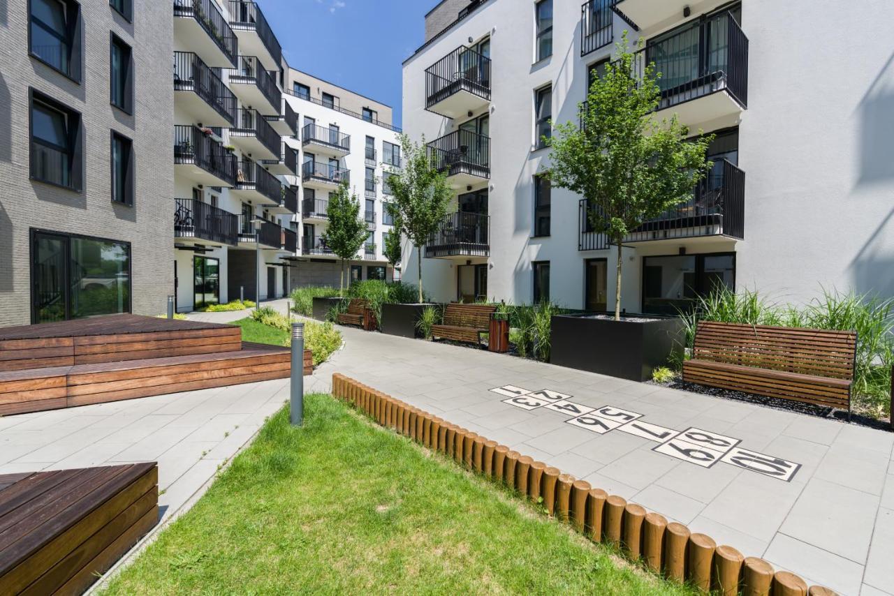 Esencja Apartments With Free Parking Garbary 104 By Noclegi Renters Poznan Dış mekan fotoğraf