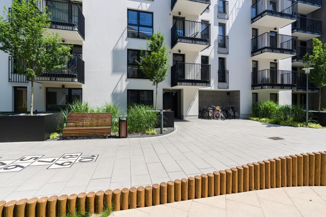 Esencja Apartments With Free Parking Garbary 104 By Noclegi Renters Poznan Dış mekan fotoğraf