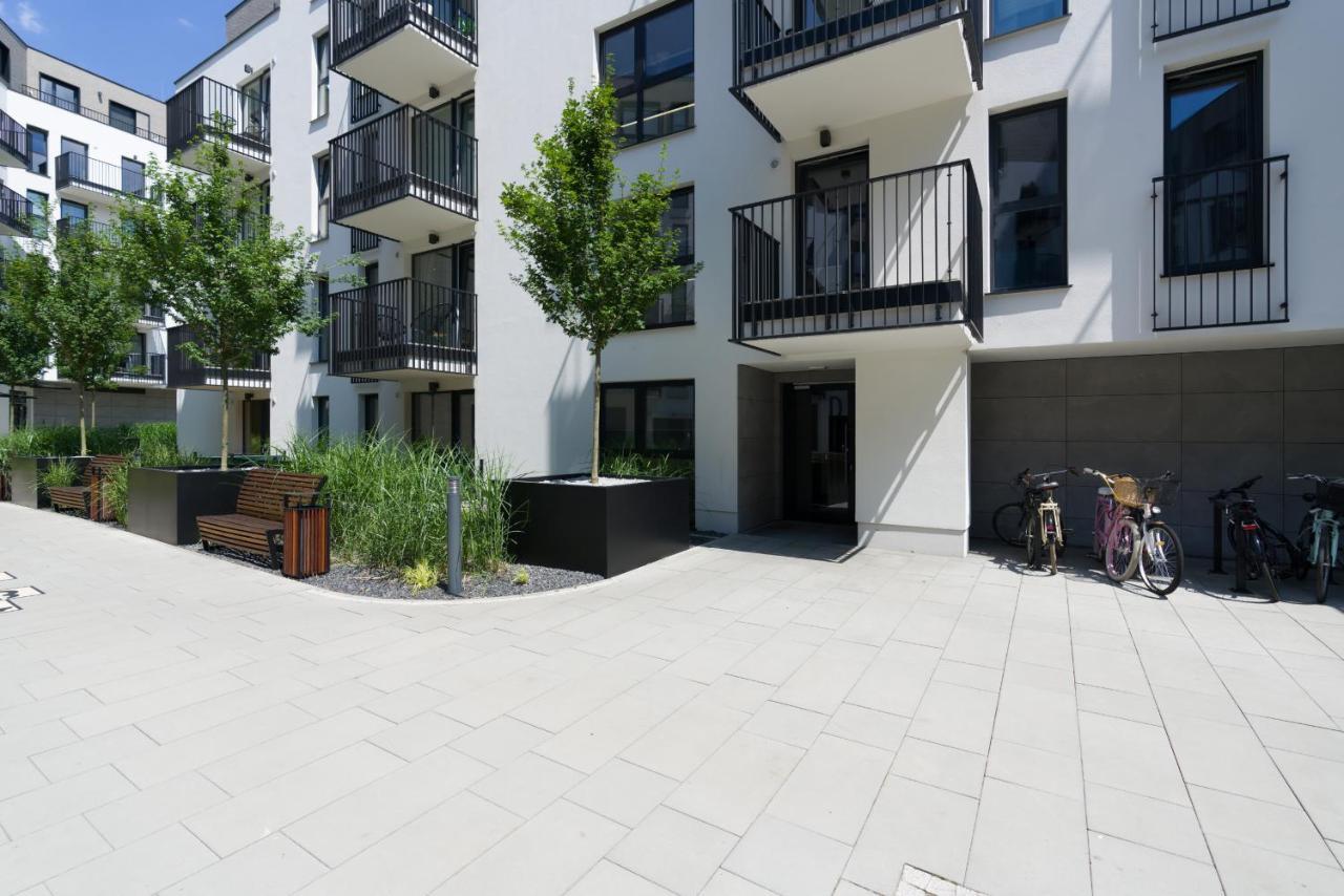 Esencja Apartments With Free Parking Garbary 104 By Noclegi Renters Poznan Dış mekan fotoğraf