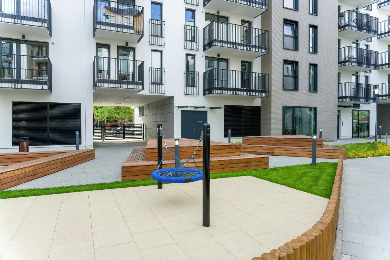 Esencja Apartments With Free Parking Garbary 104 By Noclegi Renters Poznan Dış mekan fotoğraf