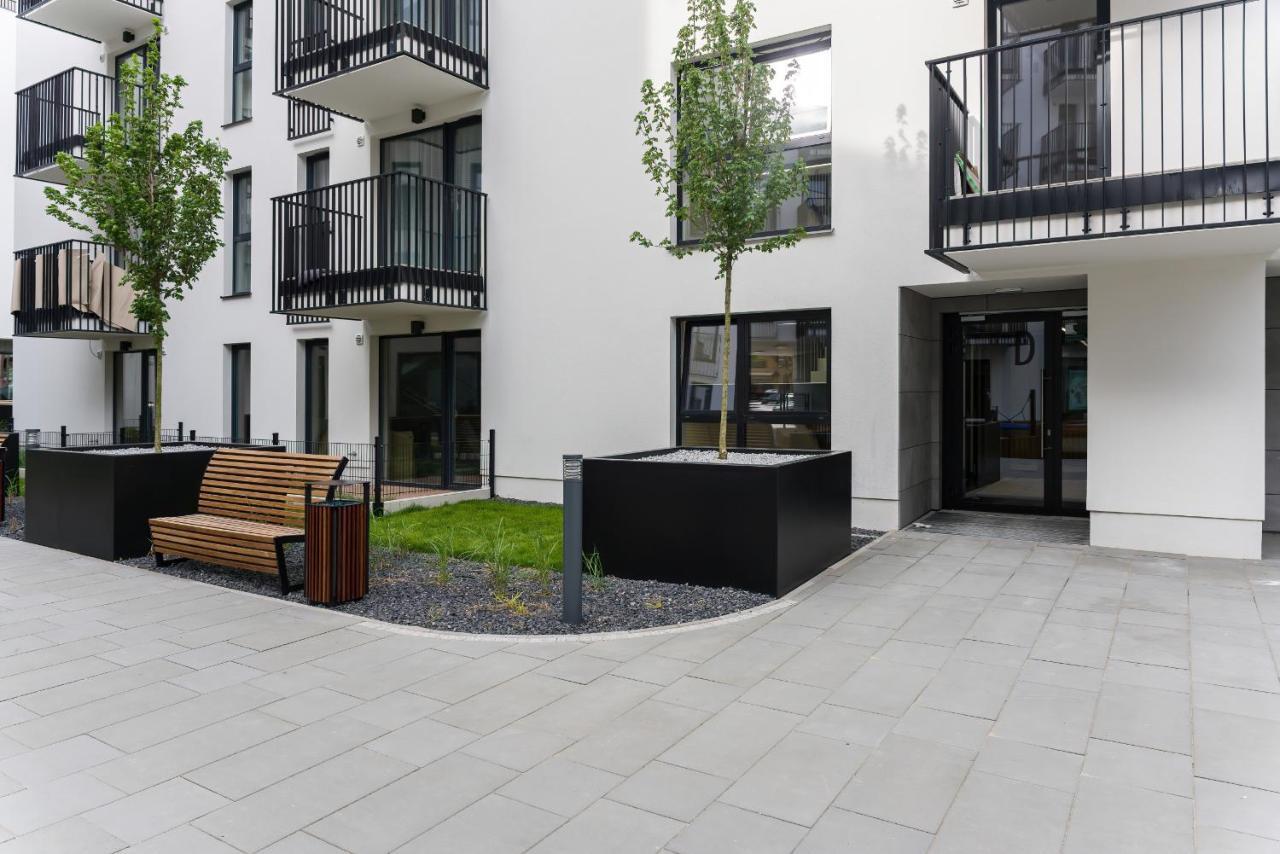 Esencja Apartments With Free Parking Garbary 104 By Noclegi Renters Poznan Dış mekan fotoğraf