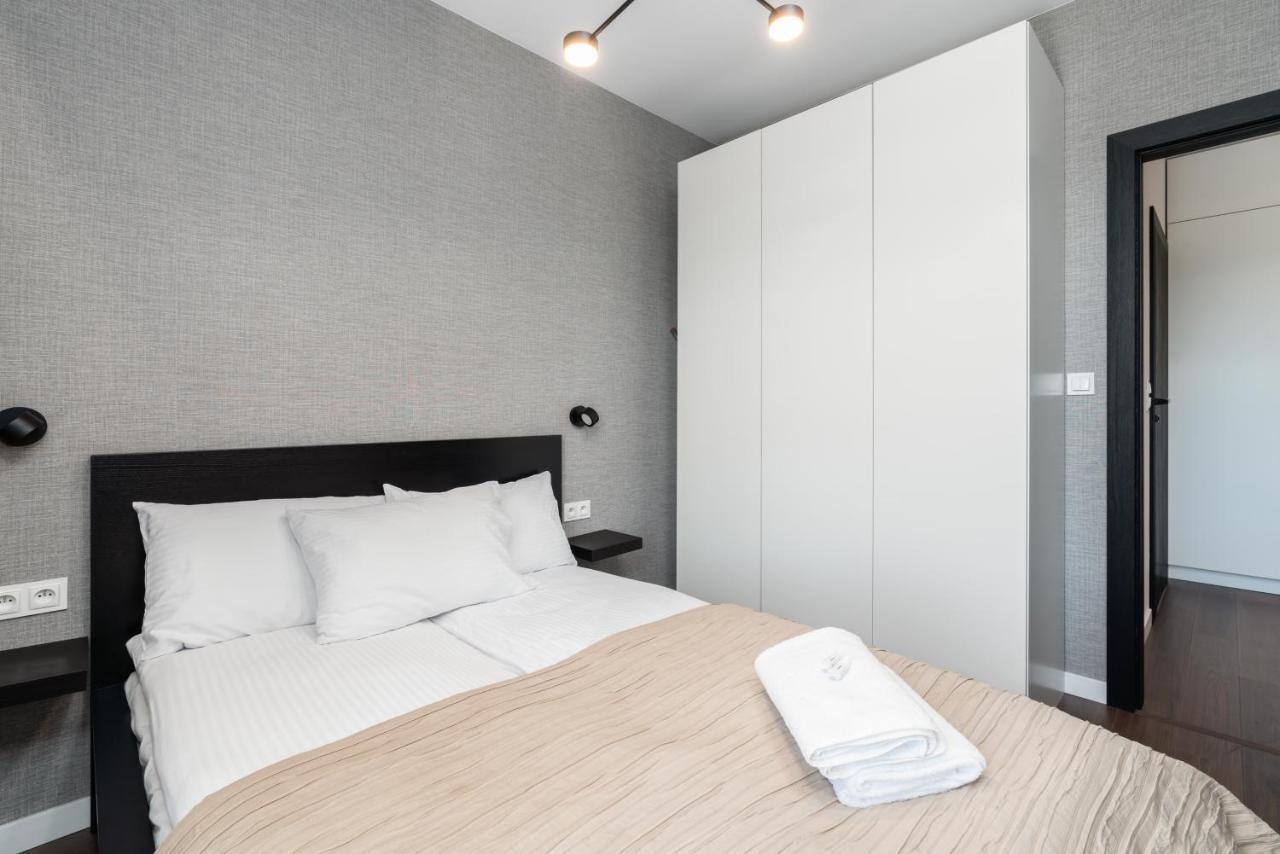 Esencja Apartments With Free Parking Garbary 104 By Noclegi Renters Poznan Dış mekan fotoğraf