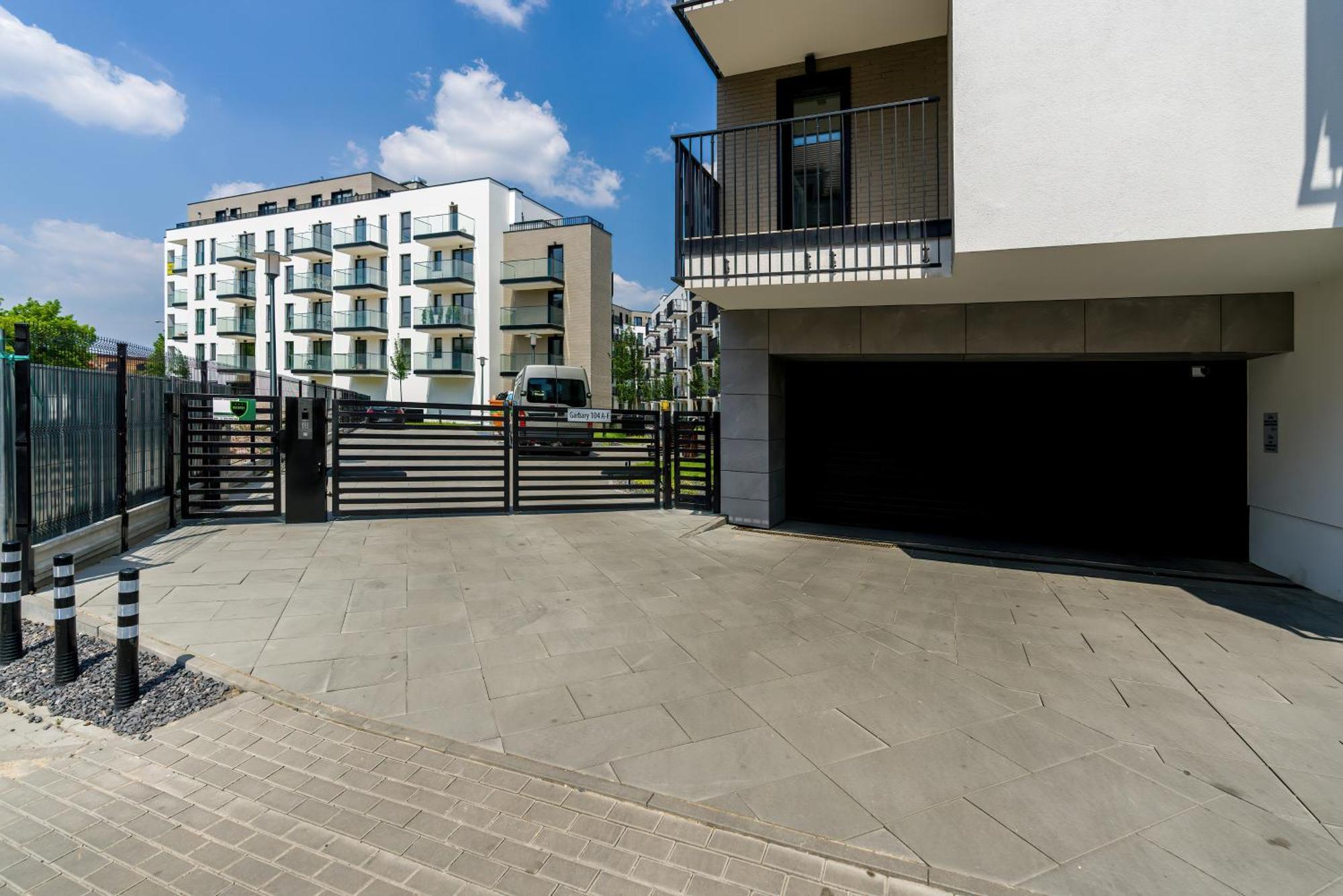 Esencja Apartments With Free Parking Garbary 104 By Noclegi Renters Poznan Dış mekan fotoğraf