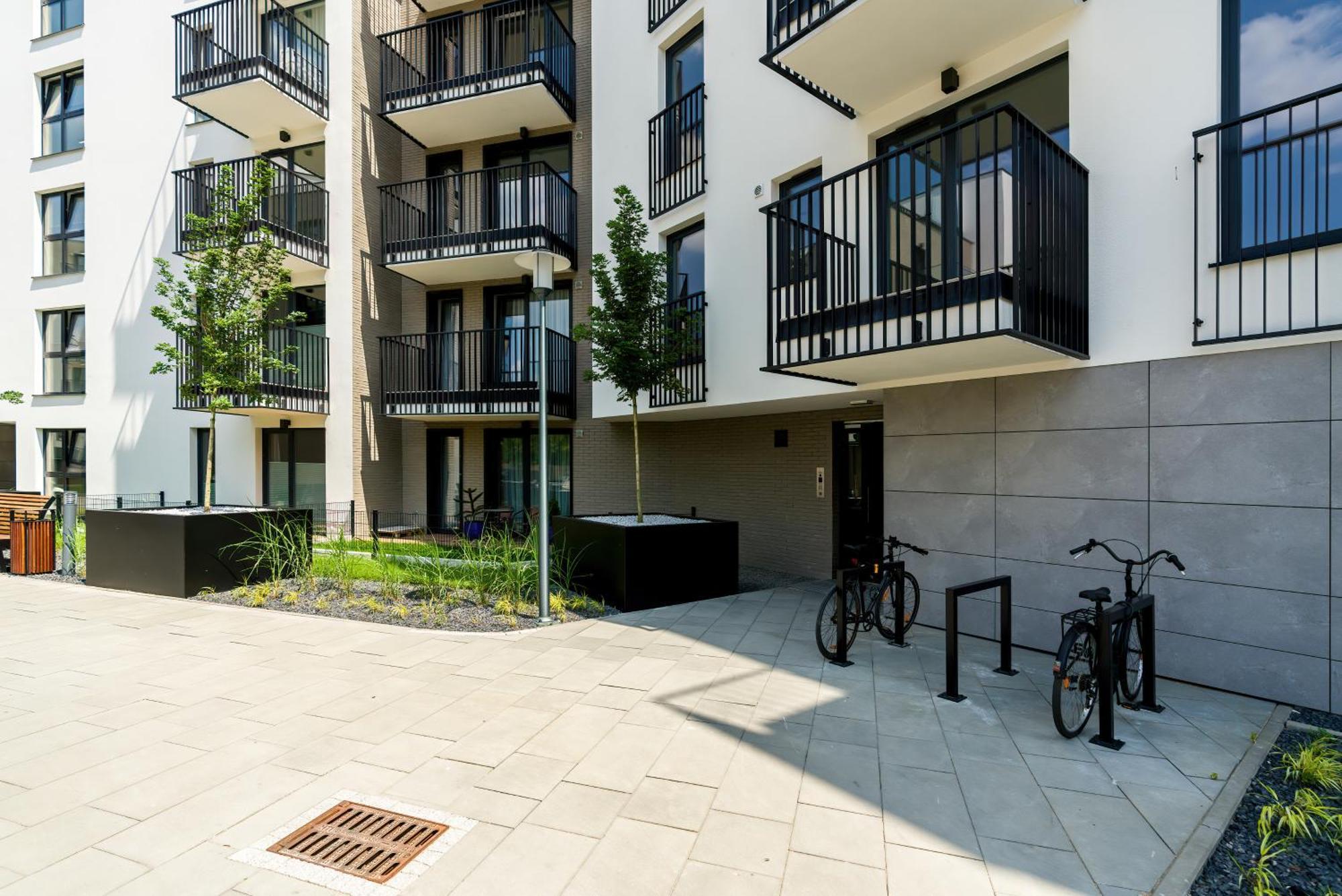 Esencja Apartments With Free Parking Garbary 104 By Noclegi Renters Poznan Dış mekan fotoğraf