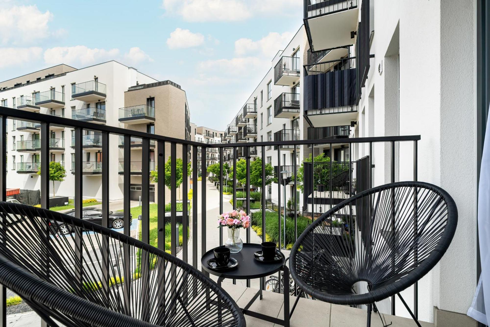 Esencja Apartments With Free Parking Garbary 104 By Noclegi Renters Poznan Dış mekan fotoğraf