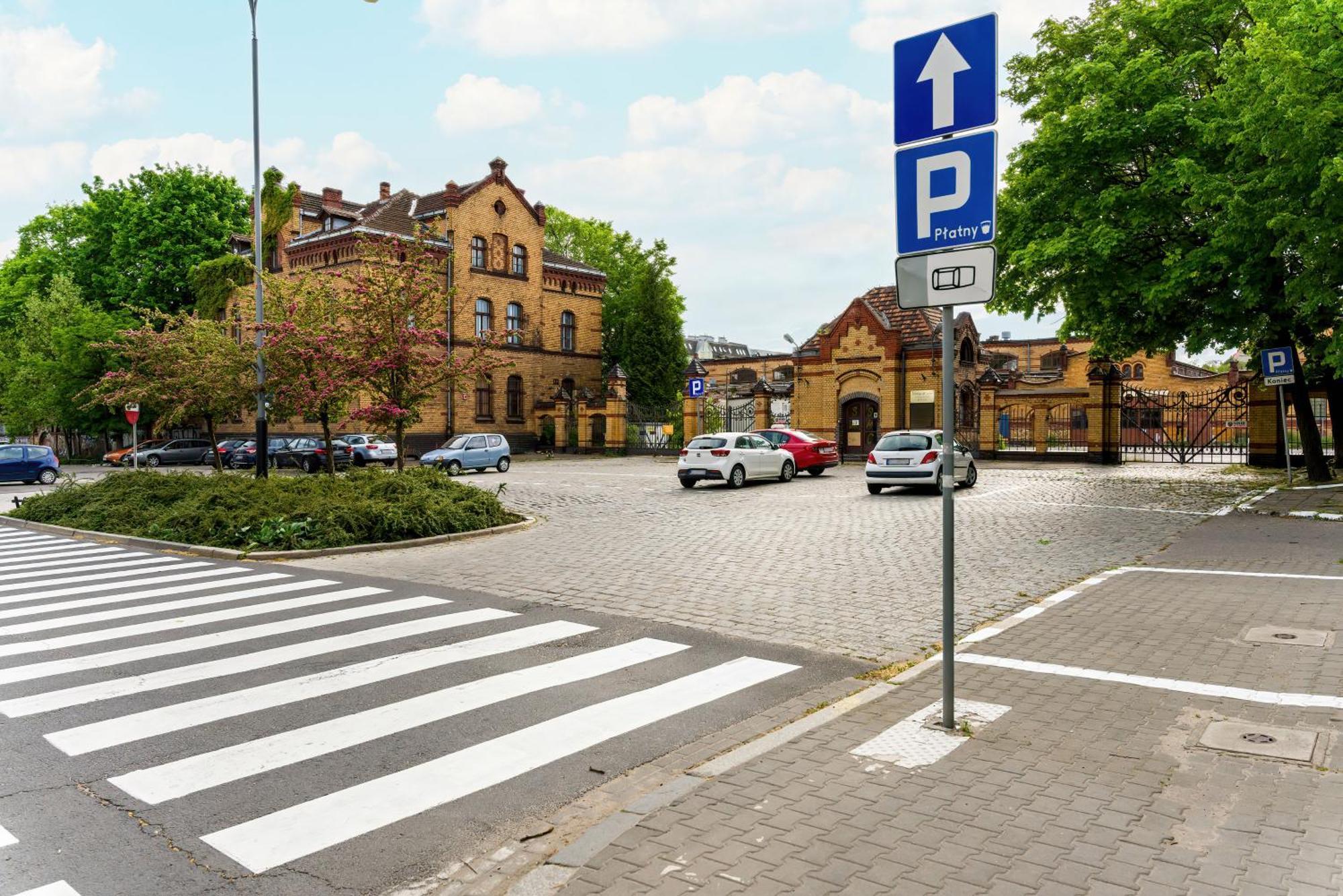 Esencja Apartments With Free Parking Garbary 104 By Noclegi Renters Poznan Dış mekan fotoğraf